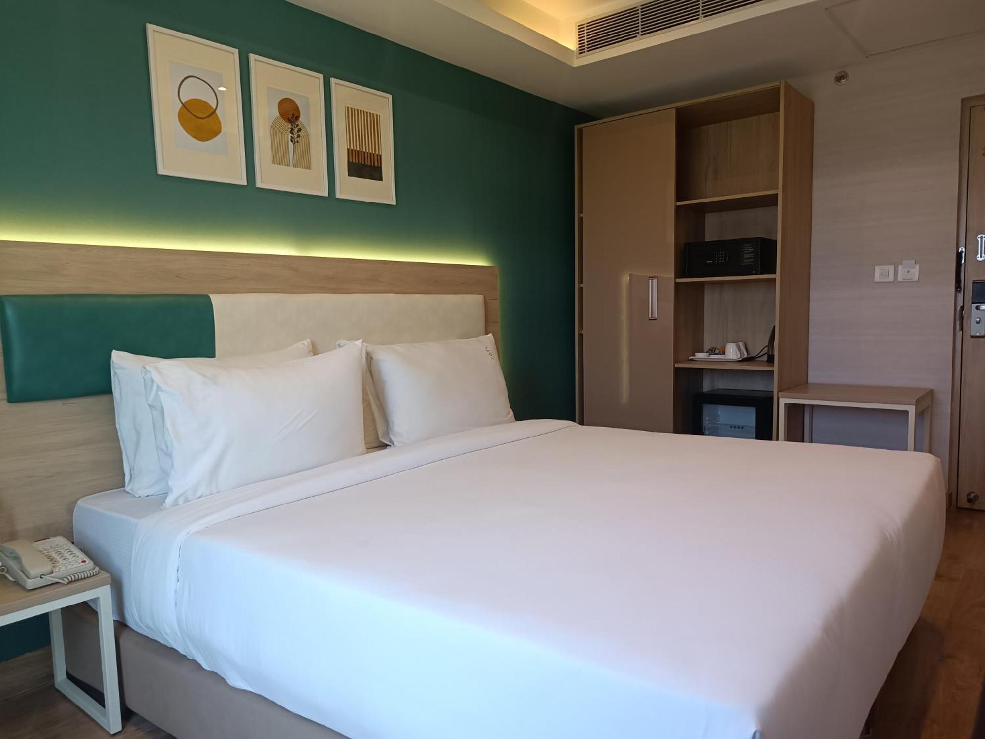 Hotel Sarovar Portico