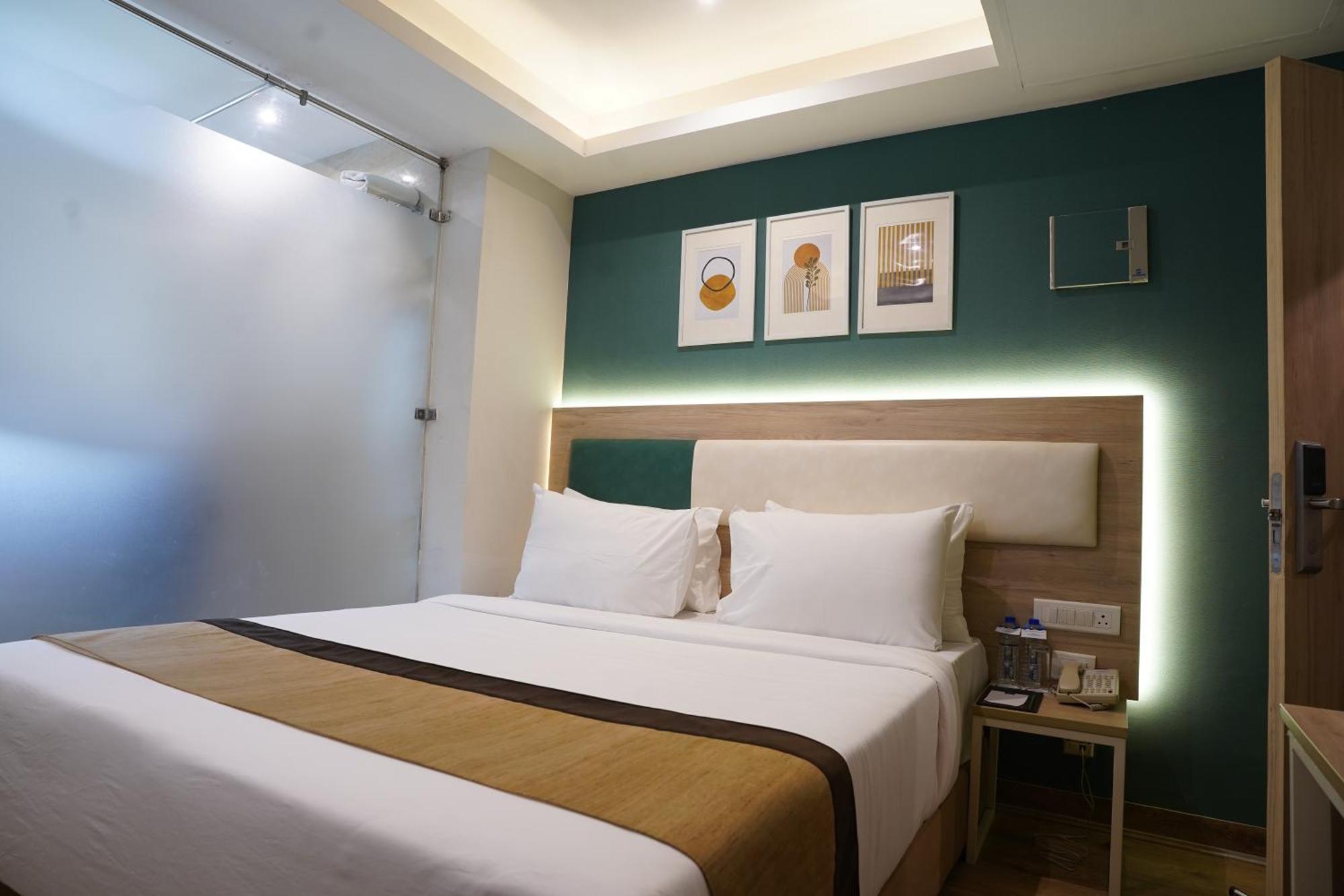 Sarovar Portico Hotel