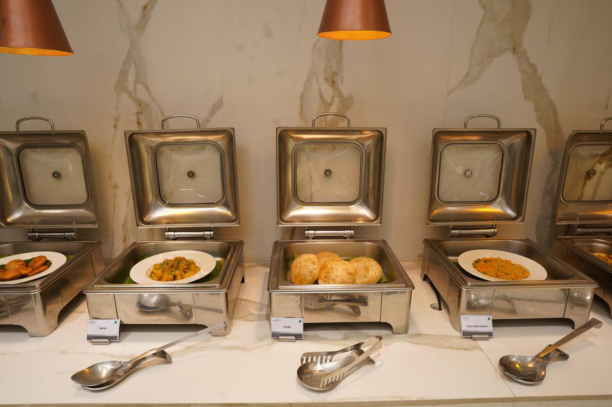 Hotel Sarovar Portico *