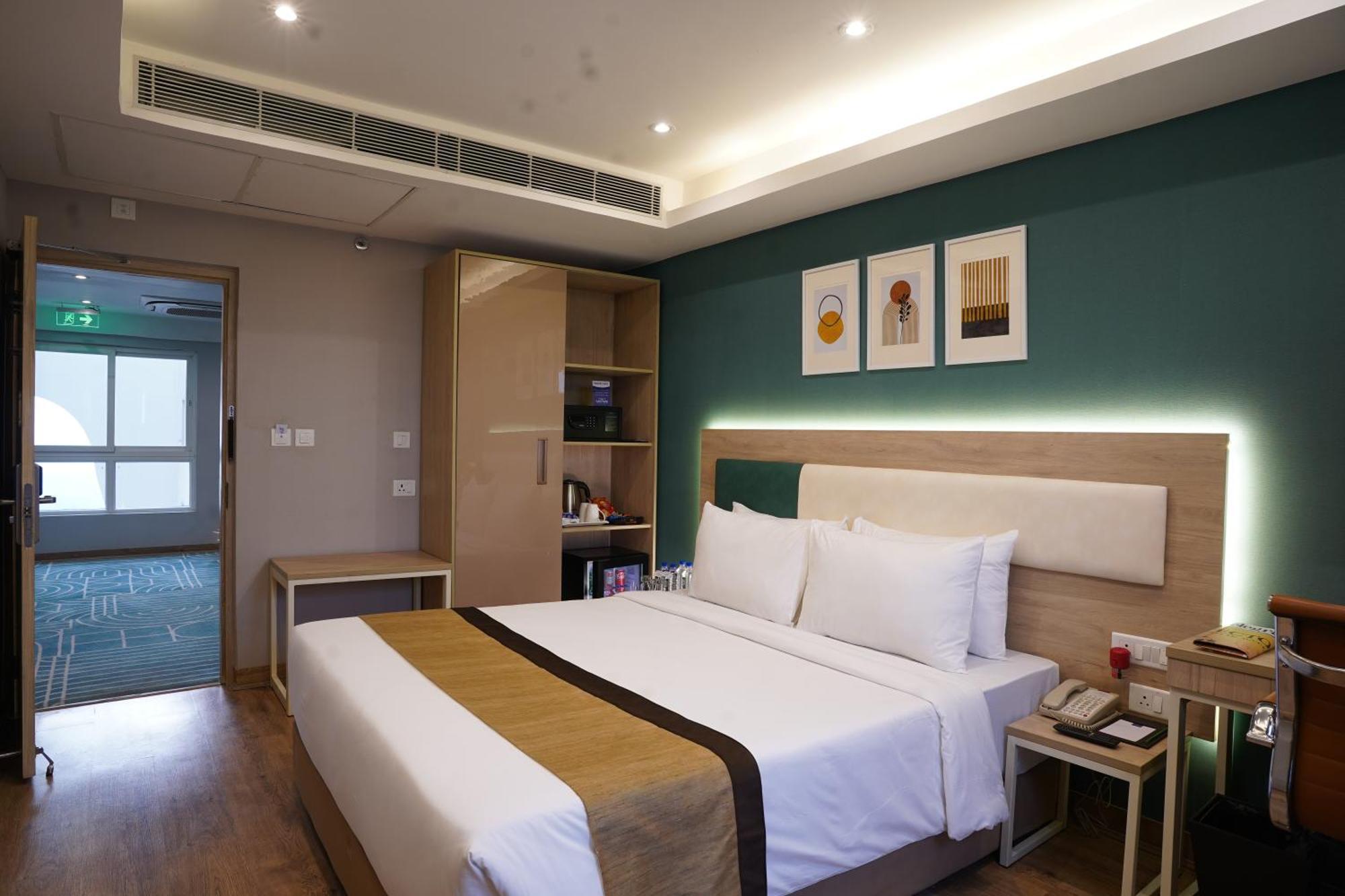 Hotel Sarovar Portico *